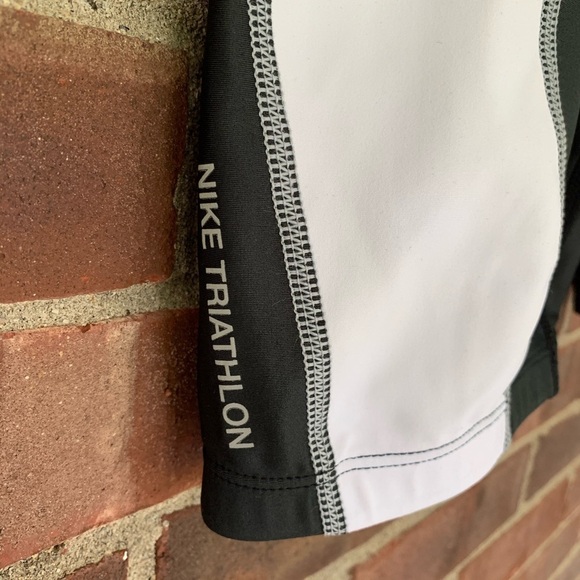 NWT Nike Triathlon shorts black white women’s size XS NEW - Picture 3 of 8